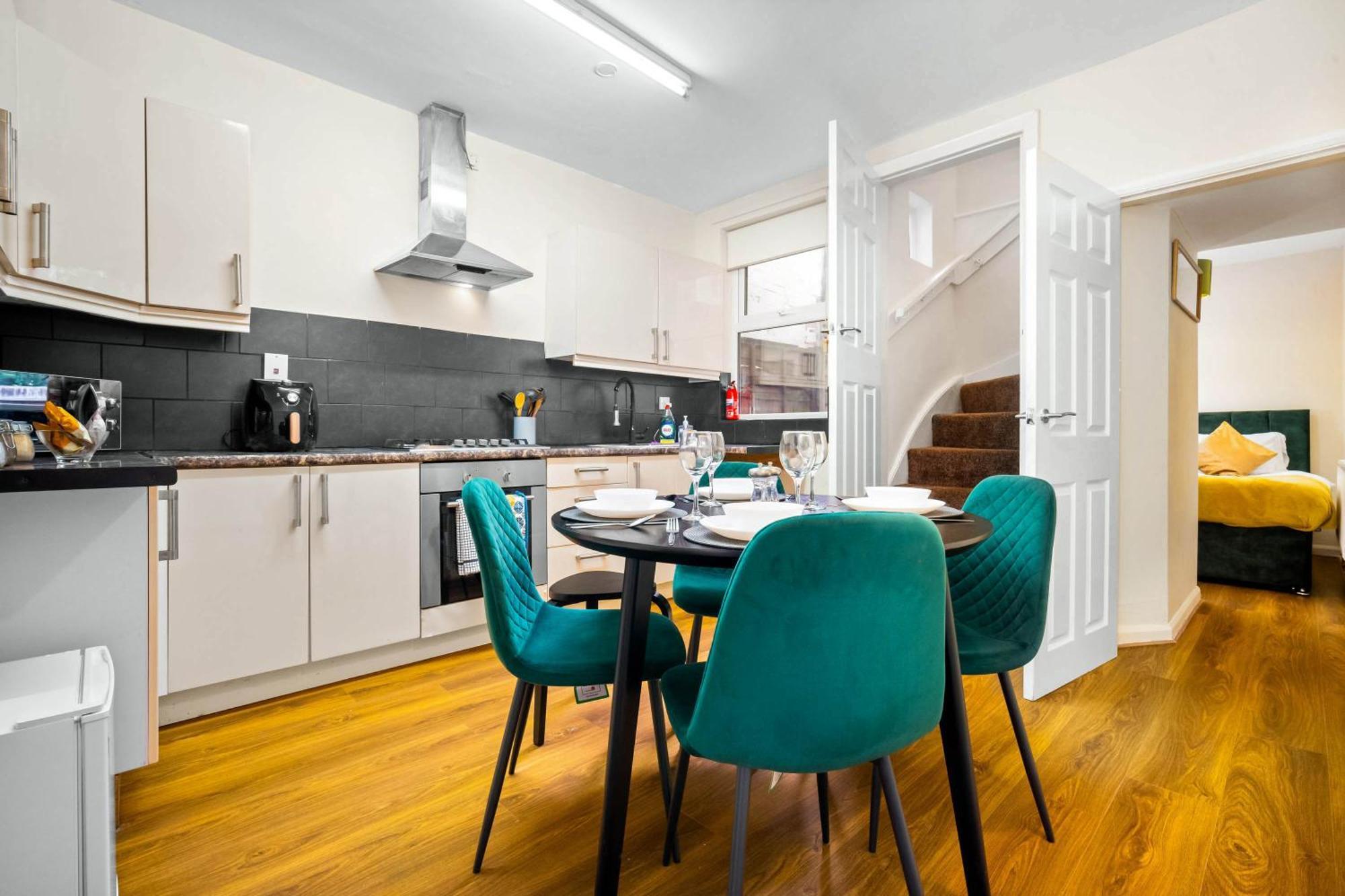 3 Bed House For Contractors & Families And Free Parking Villa Birmingham Exterior foto